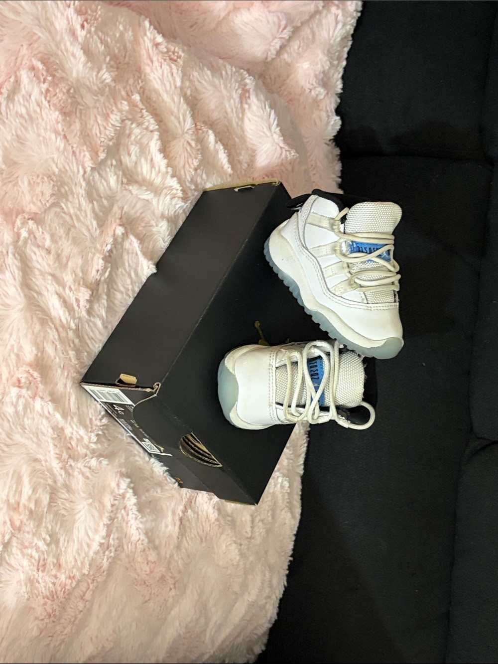 Jordan Kids White and Light Blue Low-Top Sneakers